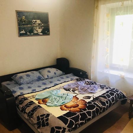 Guest House Ulaj Vuthaj エクステリア 写真