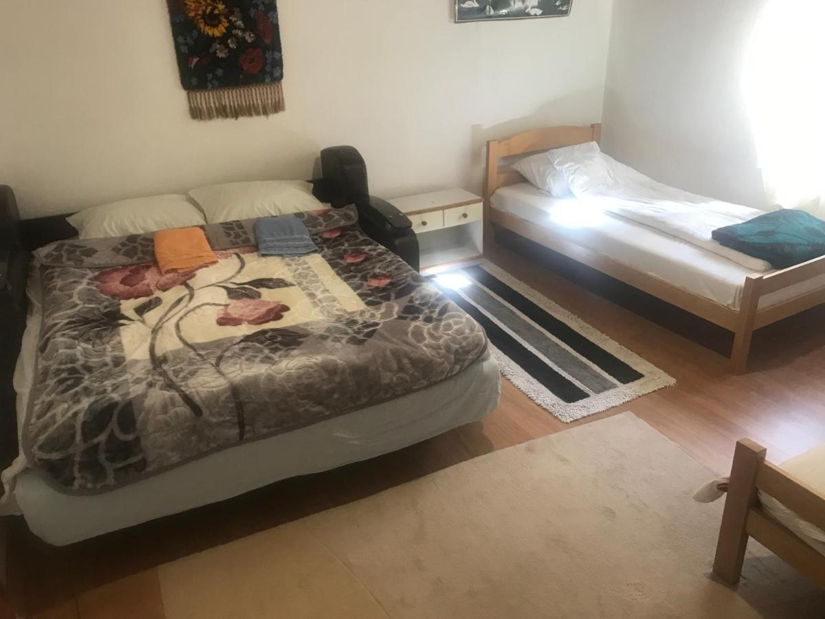 Guest House Ulaj Vuthaj エクステリア 写真