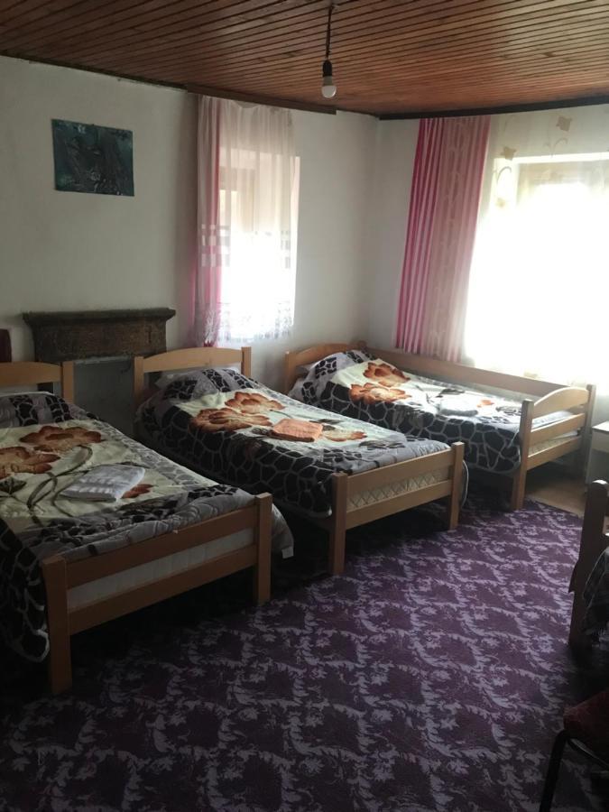 Guest House Ulaj Vuthaj エクステリア 写真